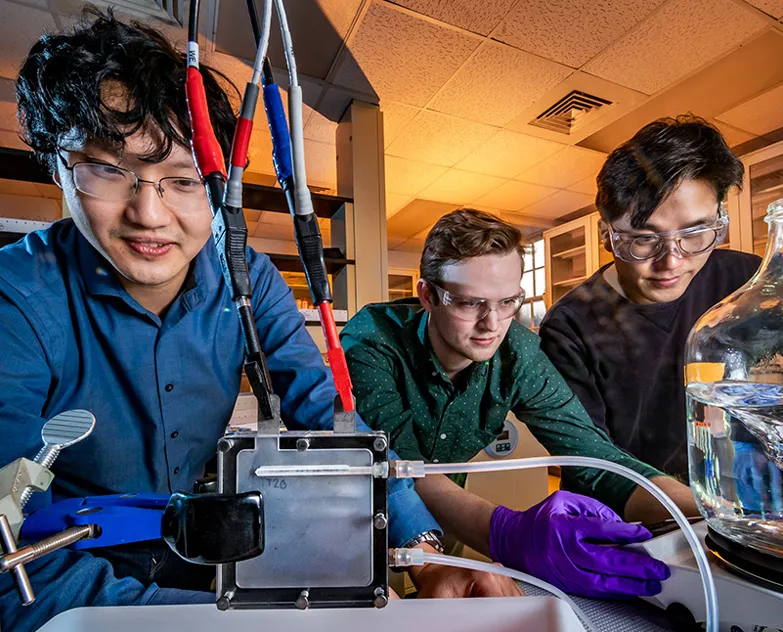 Advanced polymers help streamline water purification | Graduate College