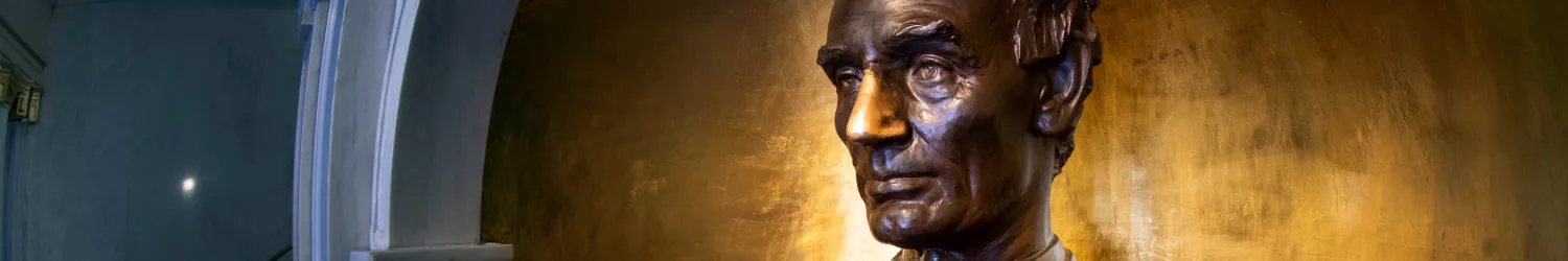 A bust of Abraham Lincoln at Lincoln Hall at the University of Illinois at Urbana–Champaign. Lincoln’s nose is shiny from the thousands of students who have rubbed his nose, seeking a little good luck from ‘Honest Abe.’ 